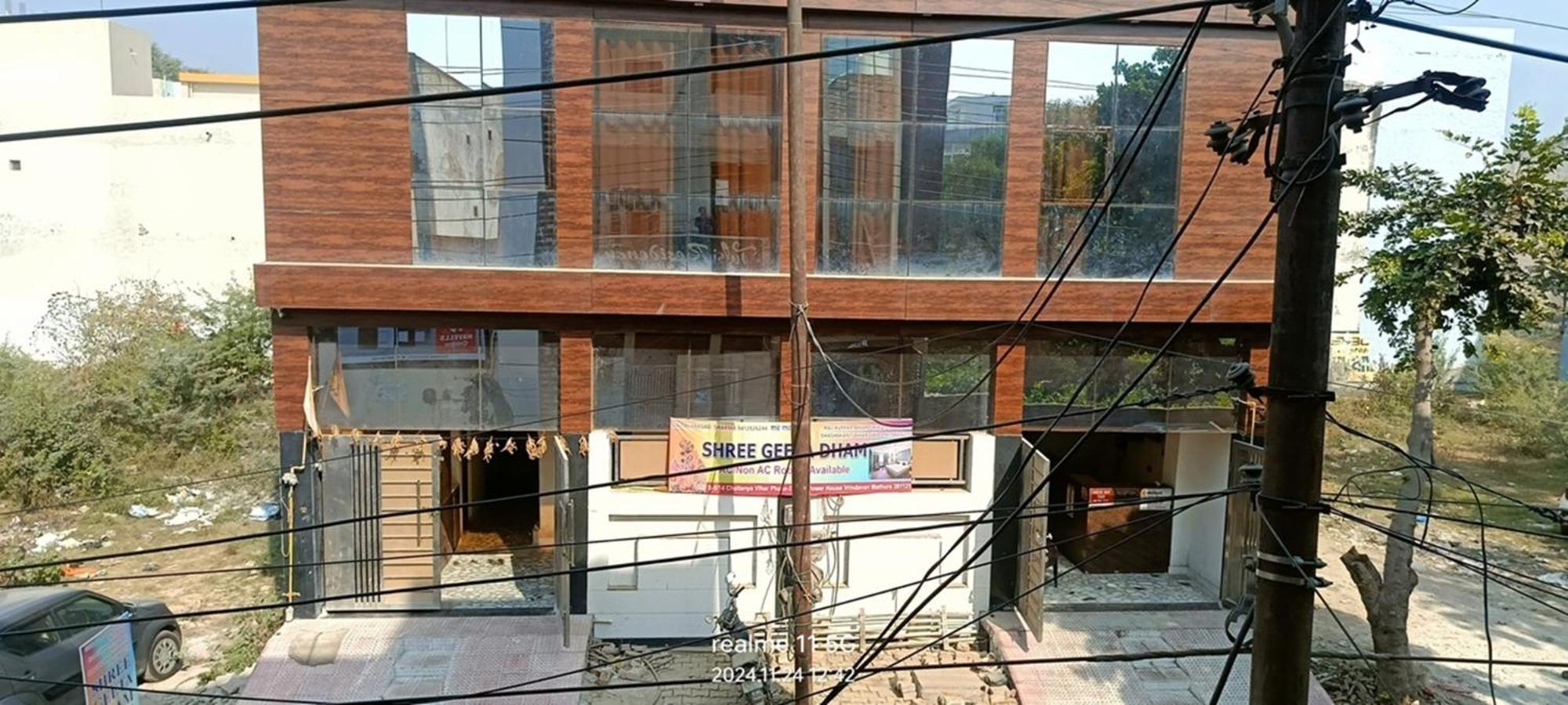 Geeta Dham Hotel Vrindavan Bagian luar foto